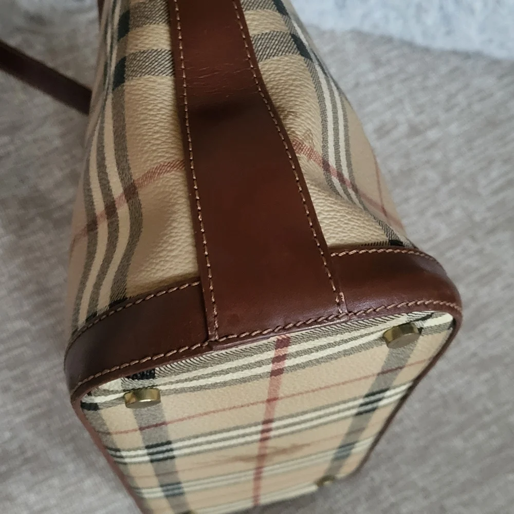 BurberryBurberry Nova Check Hand Bag, Crossbody Pvc Leather, Authentic. w/COA - Picture 9 of 16